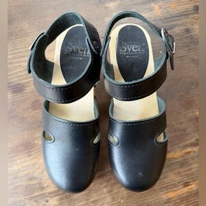 Black leather SVEN Swedish clogs